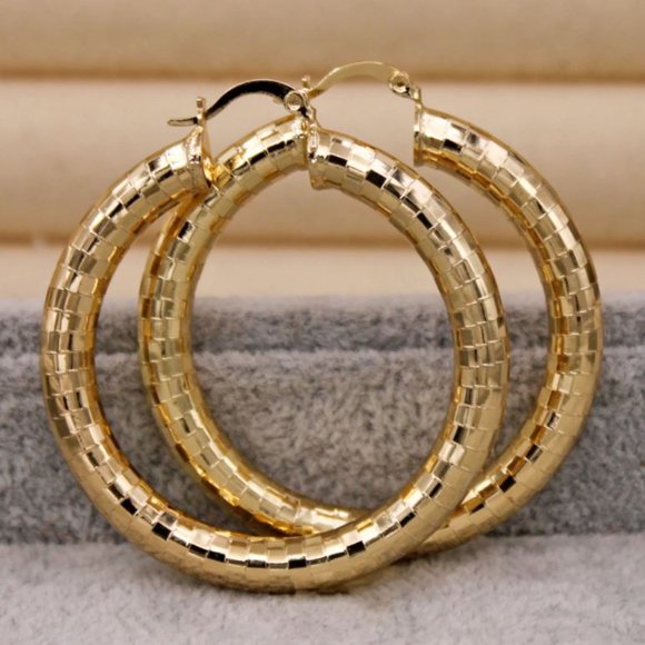 NEW 18K Gold Big Vintage Hoop Textured Drop Earrings 2 inch Hoops - Picture 7 of 7